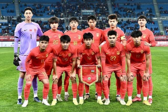 U22国足亚预赛23人名单：王钰栋领衔强阵 胡荷韬压哨入围 4将被裁